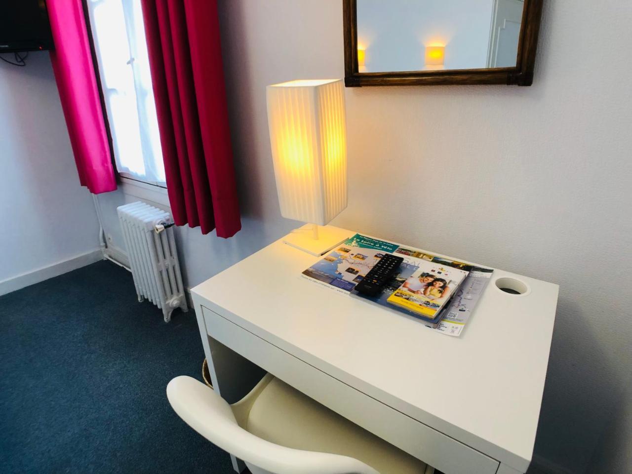 Cit'Hotel Le Volney Saumur Kültér fotó
