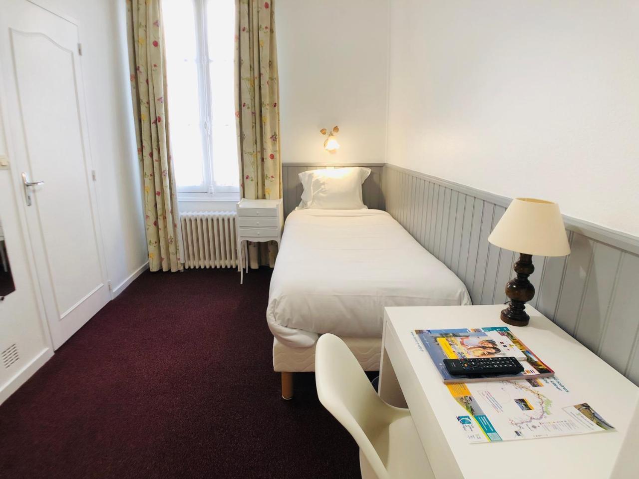 Cit'Hotel Le Volney Saumur Kültér fotó